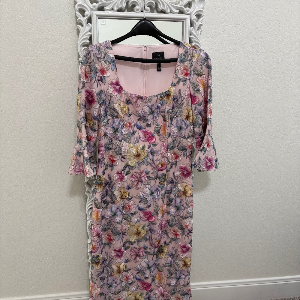 Adrianna Papell, Size 8, Light pink lining with irridescent embroidery